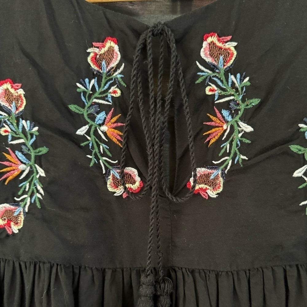 ZARA Trafaluc Sheer Black Floral Embroidered Whimsygoth Top Bell Sleeve Size XS - Picture 5 of 7